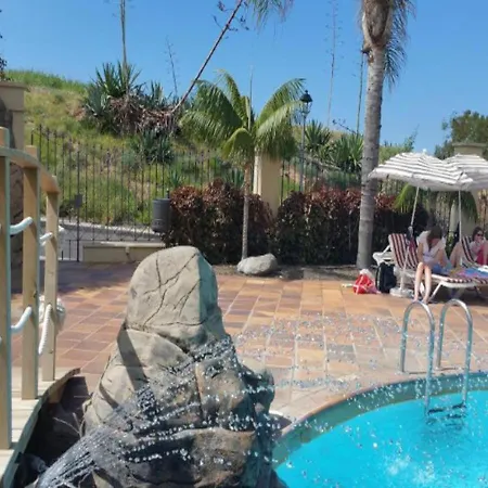 Comodo 2 Ambientes Piscina アパート ロス・レアレホス